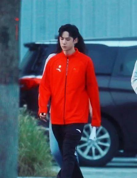 王一博吃瓜爆料最新視頻,娛樂(lè)圈幕后真相大曝光！